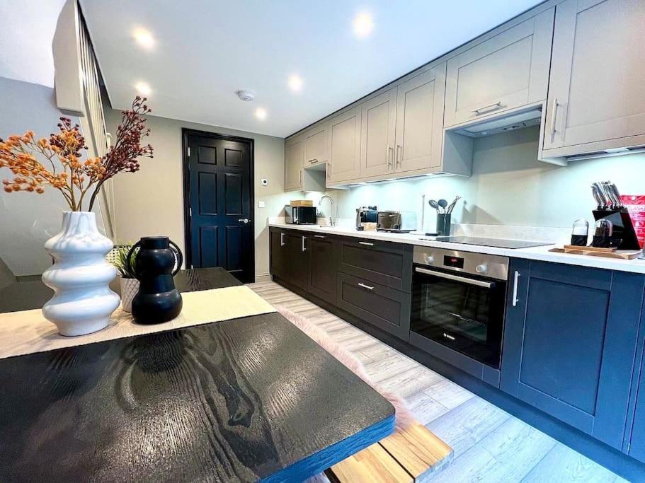 Fabulous Large Apartment In Great Location باث المظهر الخارجي الصورة